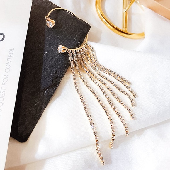 ⚜️[𝟯/$𝟮𝟴]⚜️Long Crystal Single Wrap Earring NEW - Picture 2 of 9